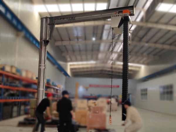 半导体芯片车间立柱式不锈钢悬臂起重机